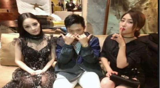 关注娱乐圈吃瓜的视频,揭秘明星幕后故事